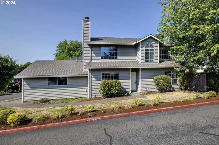 photo 2: 84 KINGSGATE RD, Lake Oswego OR 97035