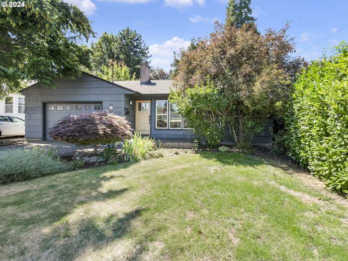 photo 1: 5407 NE 37TH AVE, Portland OR 97211