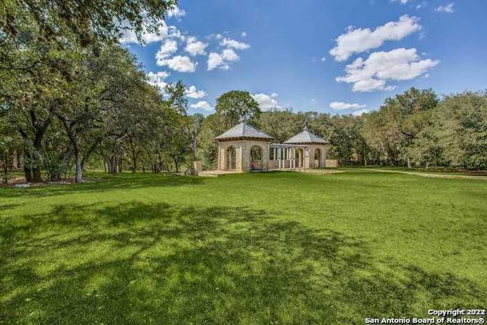 photo 2: 5 TILBURY LANE, San Antonio TX 78230