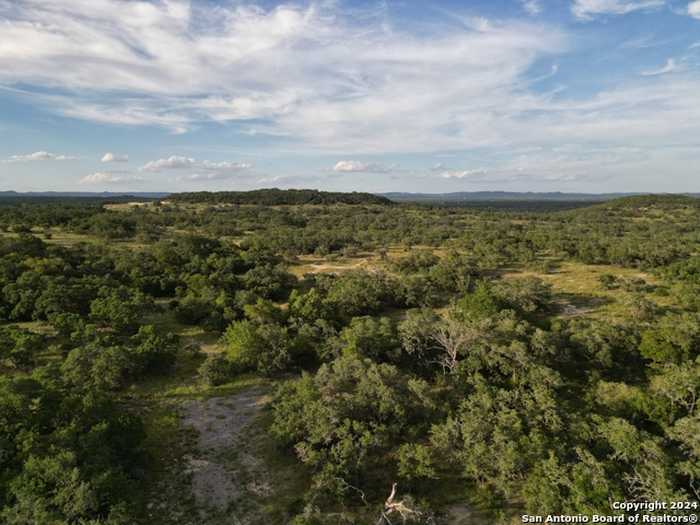 photo 2: 397 Bruin Creek Rd, Bandera TX 78003