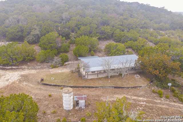 photo 3: 105 Geronimo Trail, Comfort TX 78013