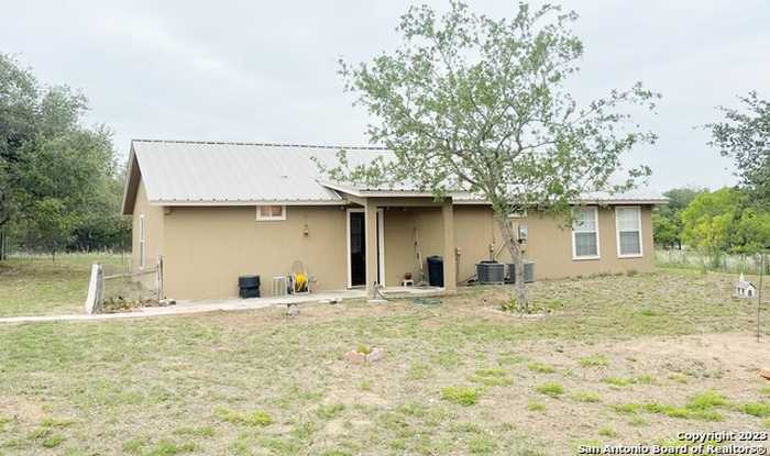 photo 2: 1722 COUNTY ROAD 676, Devine TX 78016