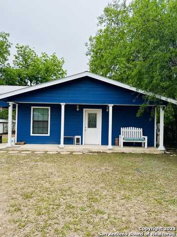 photo 1: 429 W Wingate St, La Pryor TX 78872