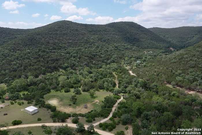 photo 2: 2581 PATTERSON CREEK RD, Leakey TX 78873