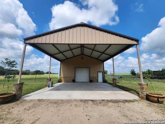 photo 2: 1208 COUNTY ROAD 317, La Vernia TX 78121