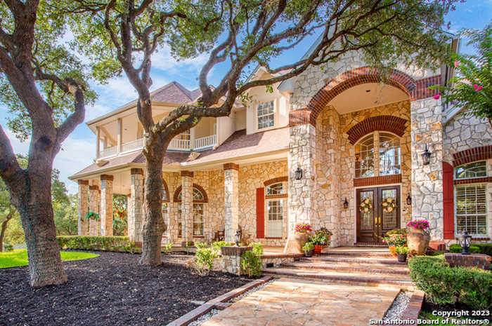 photo 1: 8040 Rolling Acres Trail, Fair Oaks Ranch TX 78015