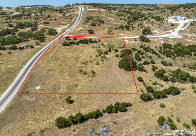 photo 3: 1496 Majestic Hills Dr, Blanco TX 78606