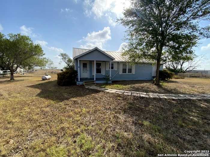 photo 2: 2667 COUNTY ROAD 134, Floresville TX 78114