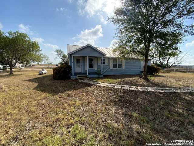 photo 2: 2667 COUNTY ROAD 134, Floresville TX 78114