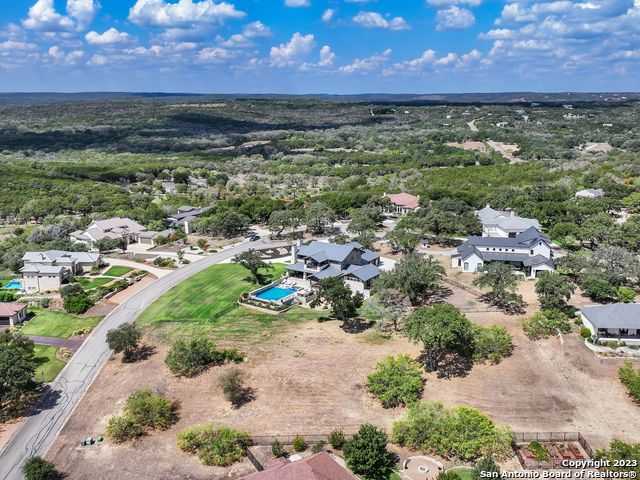 photo 3: 1724 Antigua Cove, New Braunfels TX 78132