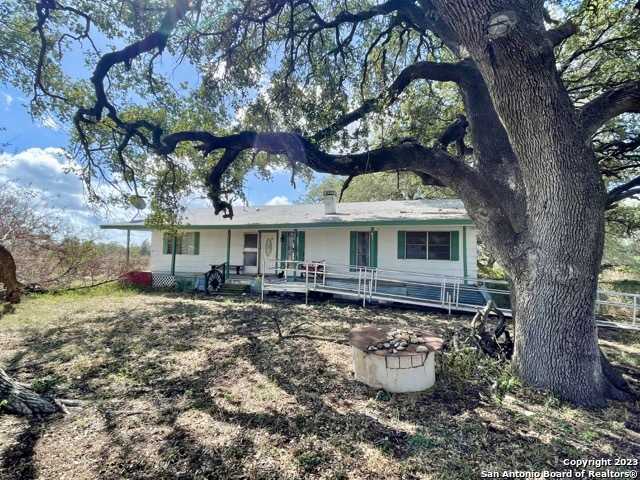 photo 3: 284 County Road 6612, Devine TX 78016