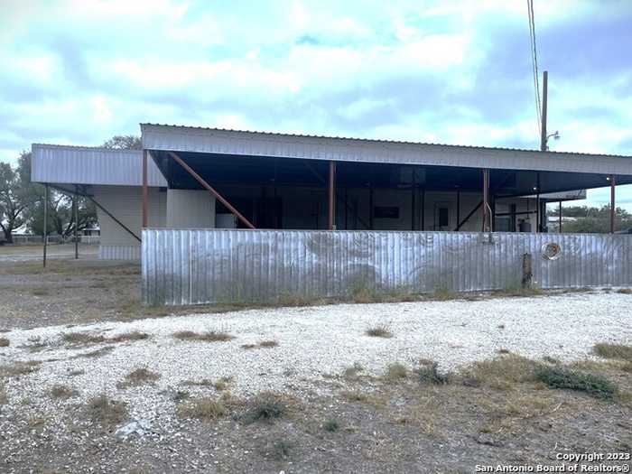 photo 1: 407 River St, Del Rio TX 78840