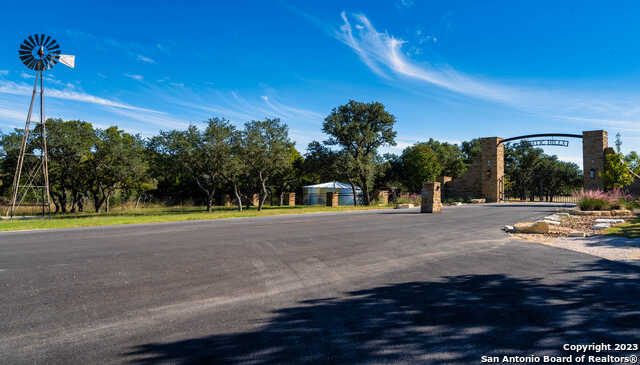 photo 2: 61 Majestic Hills Dr, Blanco TX 78606