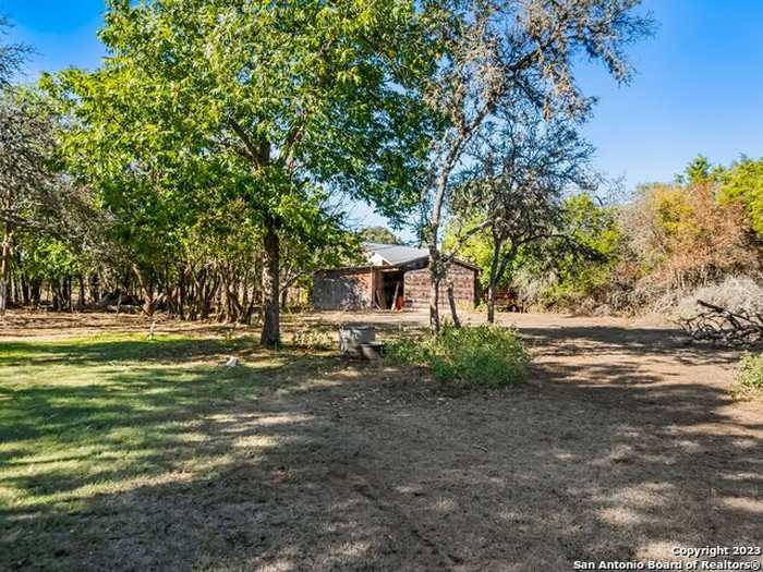 photo 1: 10 CHAPARRAL HILL Rd, Boerne TX 78006