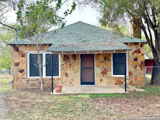 photo 3: 3739 COUNTY ROAD 5710, Devine TX 78016