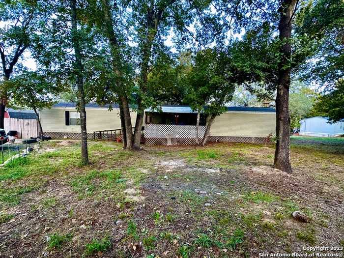 photo 2: 3911 ANAQUA DR, Elmendorf TX 78112