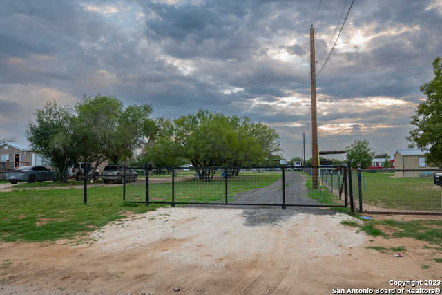 photo 1: 1602 Chaparral Rd Lot D, Pearsall TX 78061