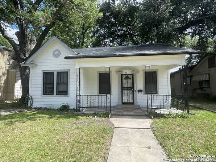 photo 1: 834 COTTONWOOD AVE, San Antonio TX 78225