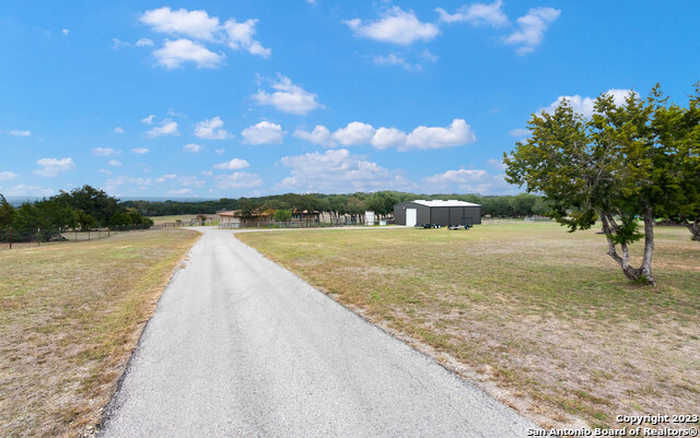 photo 2: 12 Lewis Rd, Boerne TX 78006