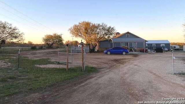 photo 3: 105 County Road 775, Devine TX 78016