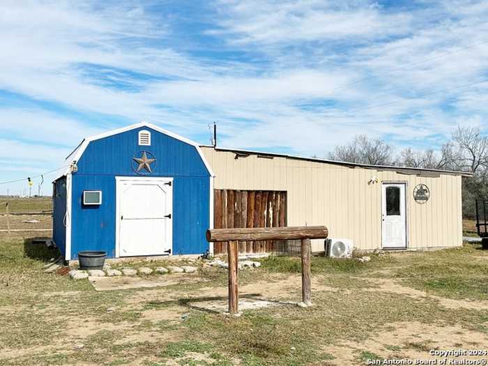 photo 14: 6161 County Road 2000, Pearsall TX 78061