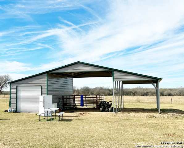 photo 2: 6161 County Road 2000, Pearsall TX 78061