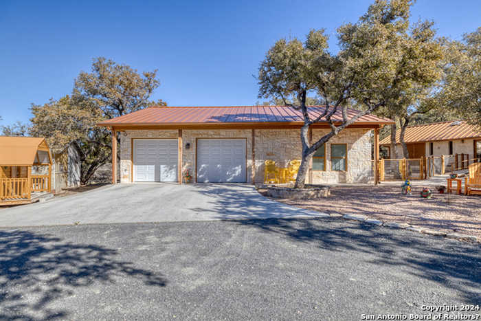 photo 2: 93 Saddle Mountain Rd, Leakey TX 78873