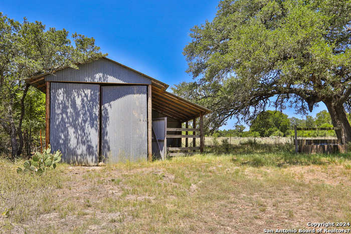 photo 2: 32568 TIERRA ROBLES DR, Bulverde TX 78163