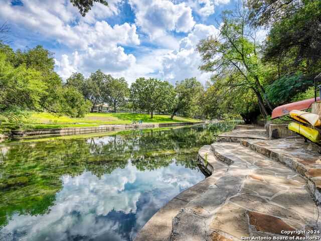 photo 3: 554 LAKEVIEW BLVD, New Braunfels TX 78130