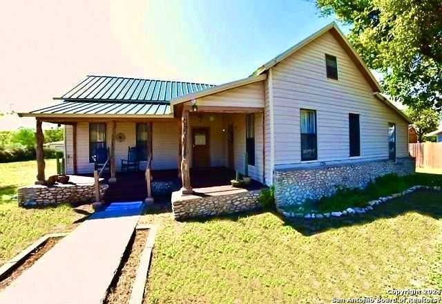 photo 1: 221 N 12th St, Junction TX 76849