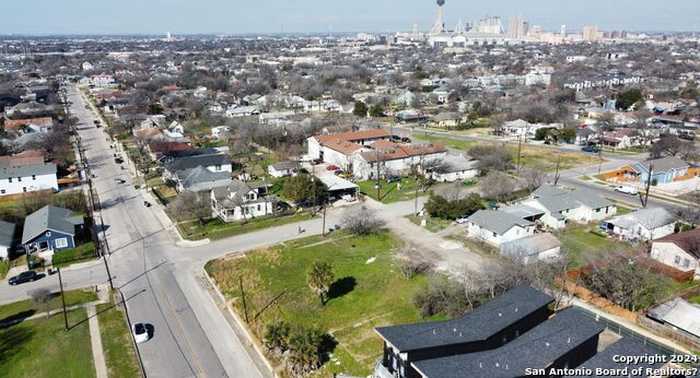 photo 1: 305 PORTER ST, San Antonio TX 78210