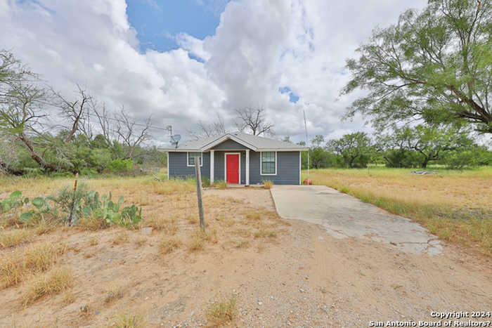 photo 1: 363 San Antonio Ave, Catarina TX 78836