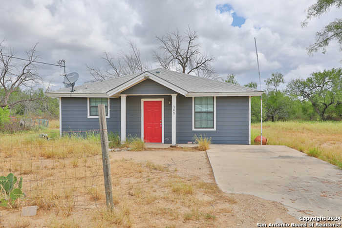 photo 2: 363 San Antonio Ave, Catarina TX 78836