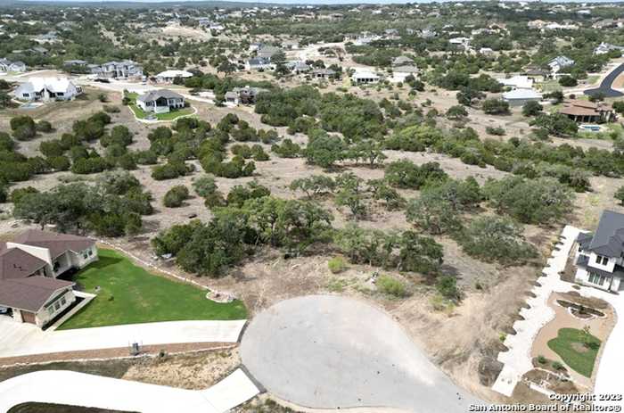 photo 1: 428 CAVY RD, New Braunfels TX 78132