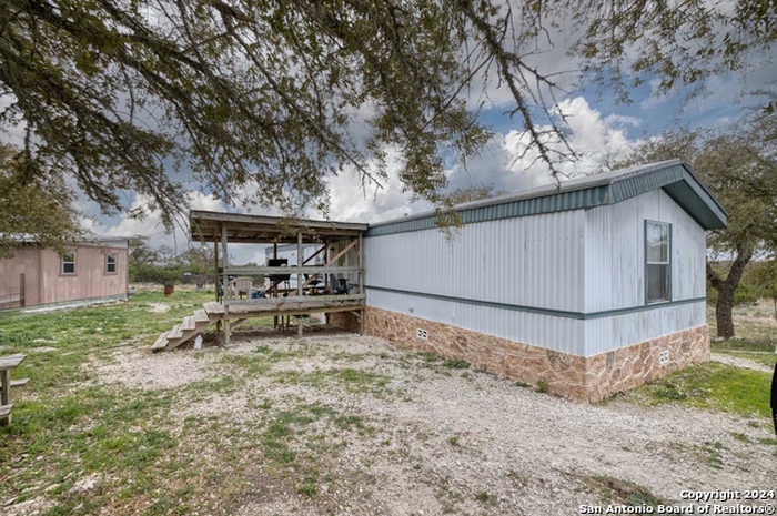 photo 1: 14832 State highway 41, Rocksprings TX 78880