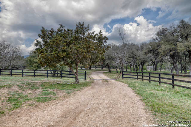 photo 2: 641 Patterson Creek Rd, Leakey TX 78873