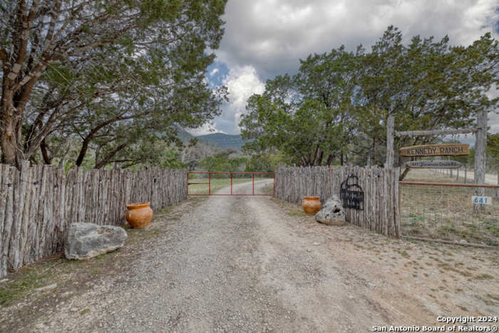 photo 2: 641 Patterson Creek Rd, Leakey TX 78873