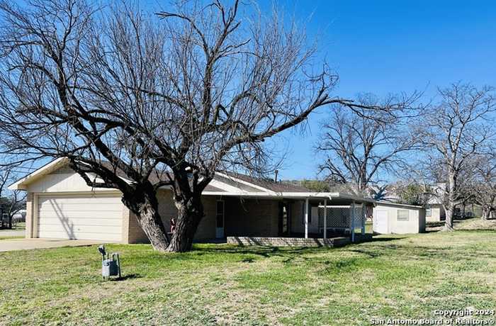 photo 2: 1902 College, Junction TX 76849