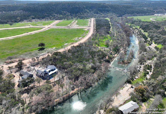 photo 2: 236 Riverfront Dr., New Braunfels TX 78132