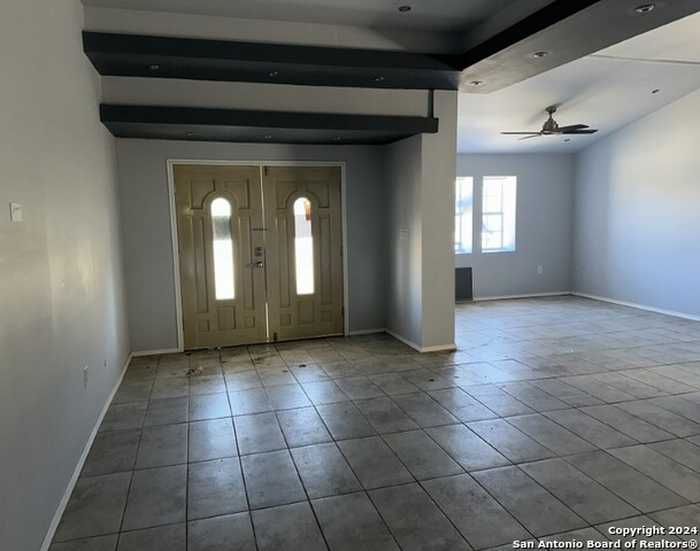 photo 2: 2985 RODRIGUEZ ST, Eagle Pass TX 78852