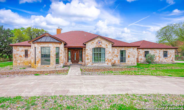 photo 3: 152 CREEKWOOD DR, Bandera TX 78003