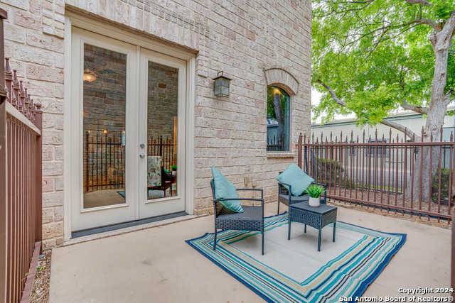 photo 3: 1202 S FLORES ST Unit 101, San Antonio TX 78204