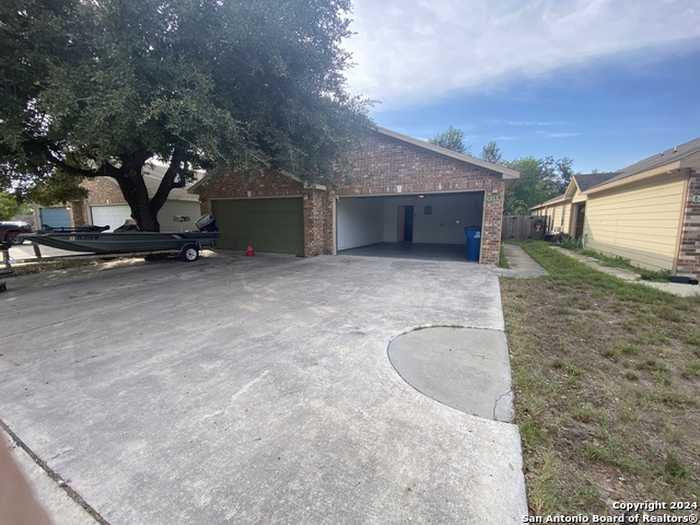 photo 1: 816 HOUSTON, Pleasanton TX 78064