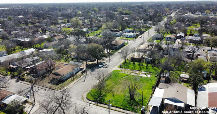 photo 4: 202 ESKIMO ST, San Antonio TX 78225