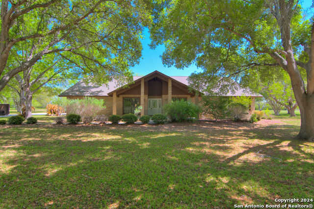 photo 1: 225 WINGATE CT, Seguin TX 78155