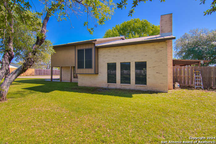 photo 1: 119 PLACID HTS, Seguin TX 78155