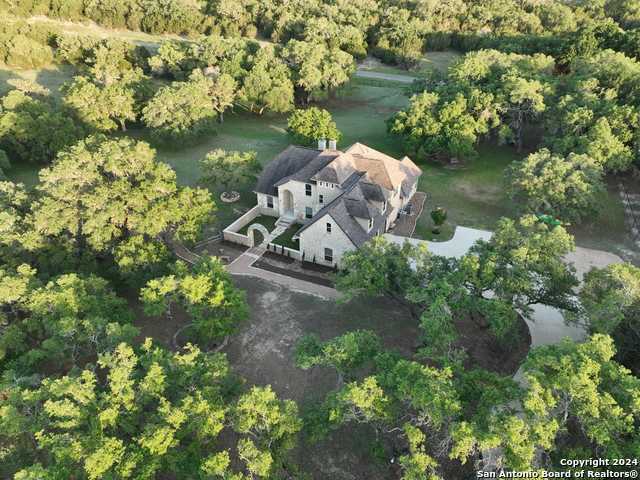 photo 2: 889 WATERSTONE PKWY, Boerne TX 78006