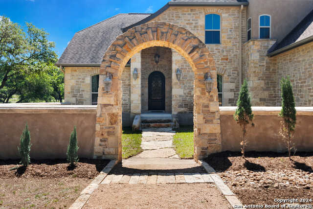 photo 3: 889 WATERSTONE PKWY, Boerne TX 78006