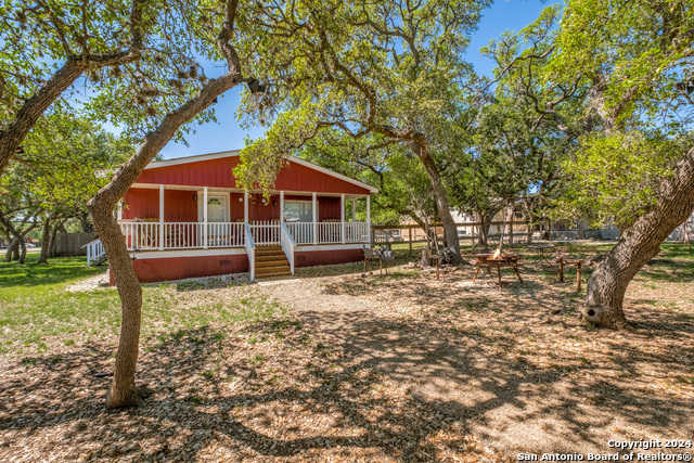 photo 2: 426 Private Road 1513, Bandera TX 78003