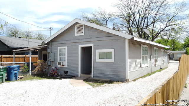 photo 1: 148 GIFFORD ST, San Antonio TX 78211